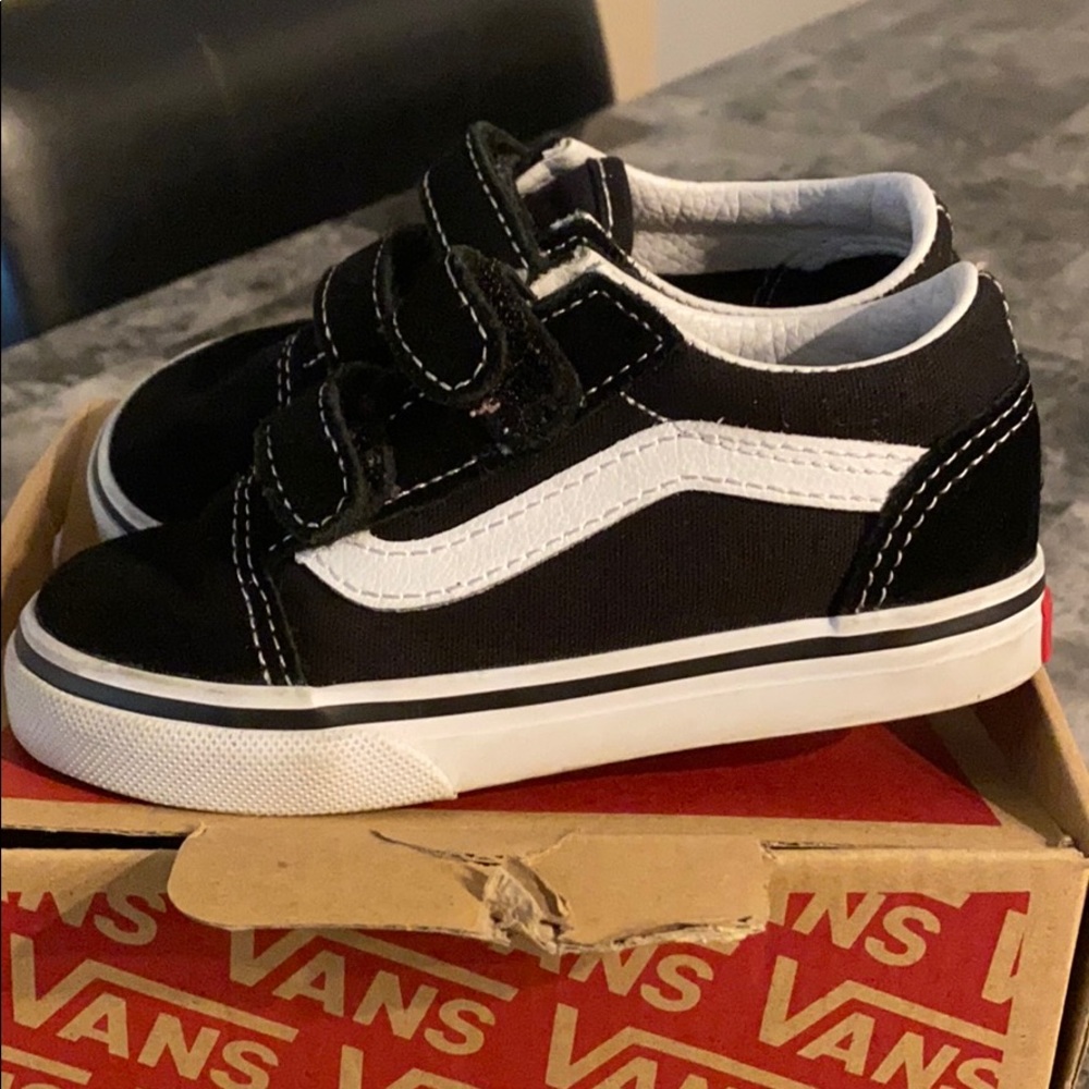 Vans - Black & Velcro